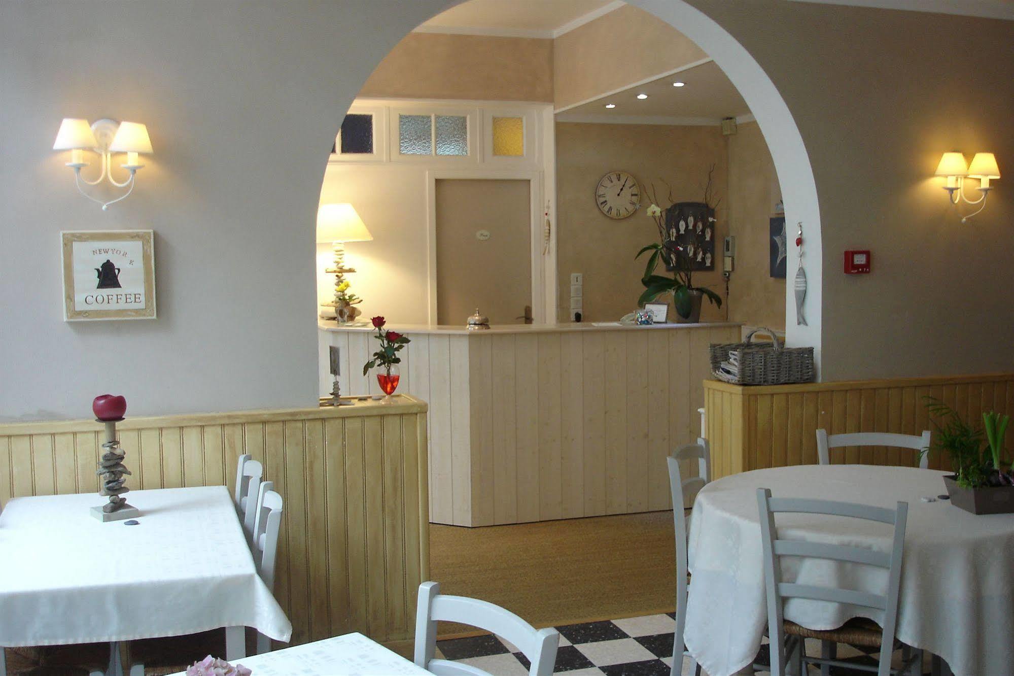 Hotel Des Falaises Villers-sur-Mer Exterior foto